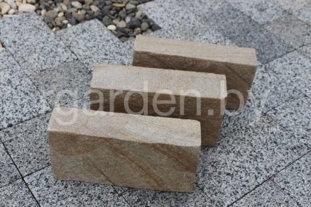 Брусчатка пиленая из песчаника Желтый для мощения