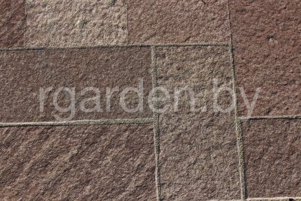 Брусчатка из плитняка Лемезит бордо пиленая для мощения