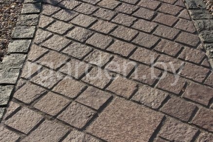 Брусчатка из плитняка Лемезит бордо колотая для мощения