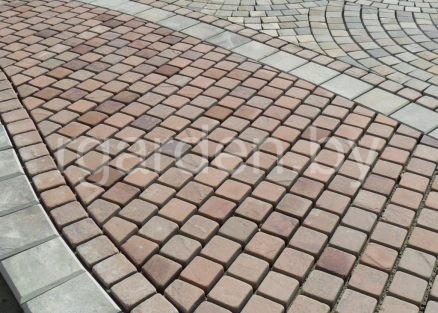Брусчатка из песчаника Терракотово-красный галтованная (состаренная) для мощения