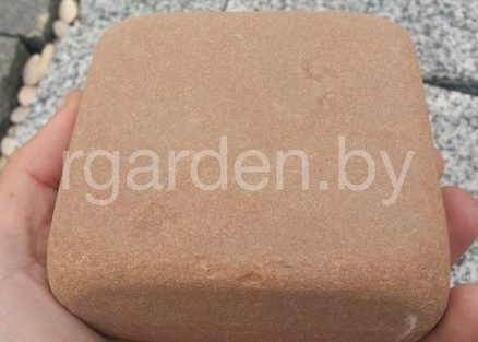 Брусчатка из песчаника Терракотово-красный галтованная (состаренная) для мощения