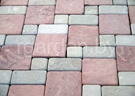 Брусчатка из песчаника Терракотово-красный галтованная (состаренная) для мощения