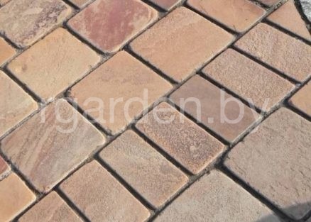 Брусчатка из песчаника Терракотово-красный галтованная (состаренная) для мощения