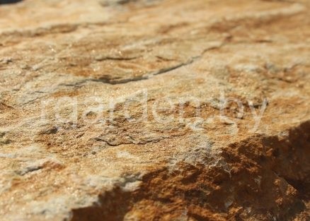 Валун Радужный