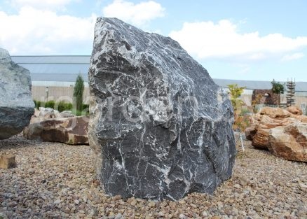 Валун Черный