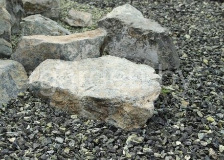 Валун Змеевик