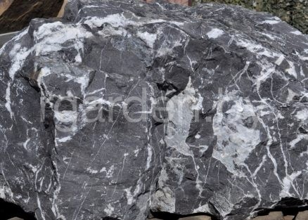 Валун Черный