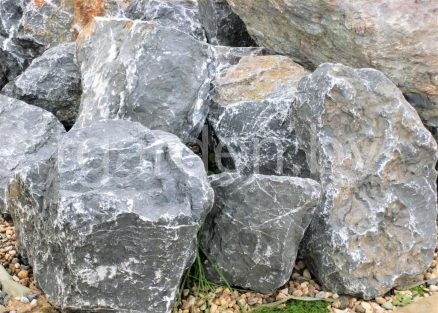 Валун Черный