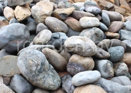 Валун Цветной