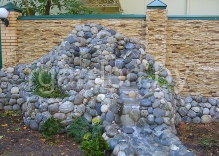 Валун Цветной