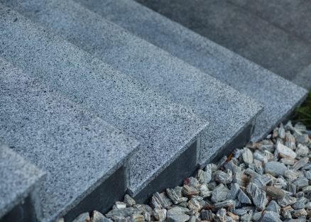 Ступени из Покостовского гранита