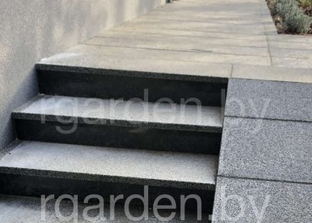 Ступени из Покостовского гранита