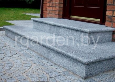 Ступени из Покостовского гранита