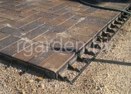 Пластиковый бордюр