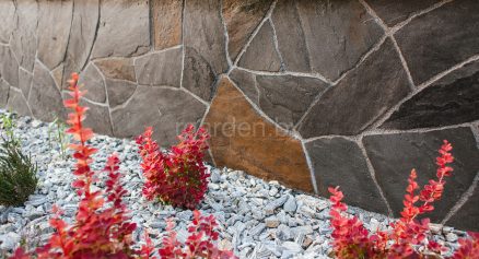 Кварцитопесчаник Графитовый для облицовки