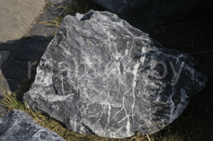 Фонтан из камня