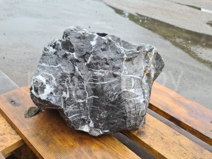 Фонтан из камня