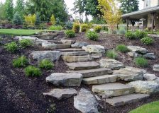 Ступени из песчаника окатанные (цвет серо-зеленый)