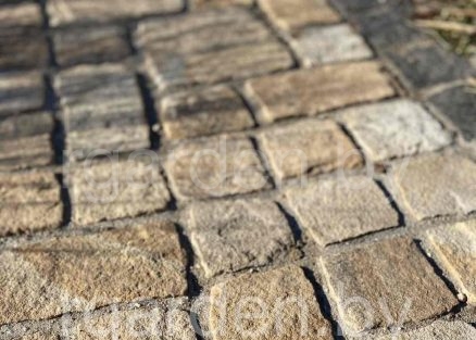Брусчатка из песчаника Желтый колотая для мощения