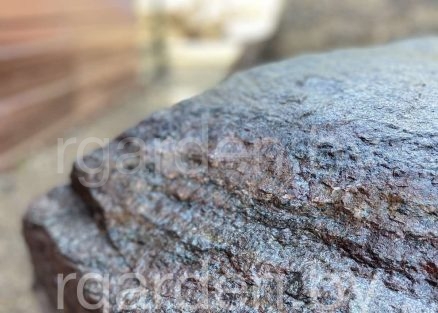 Валун Бронзовый