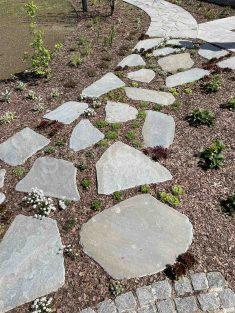 Кварцитопесчаник Графитовый галтованный