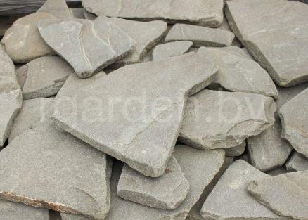 Песчаник серо-зеленый галтованный для мощения