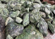 Бутовый камень змеевик галтованный